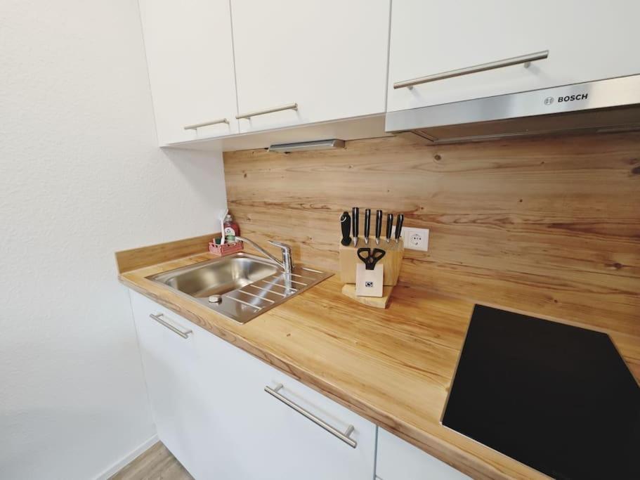 Ticasa Wave-Zentral-Outlet-Aufzug-Stylisch-Unique Metzingen  Ngoại thất bức ảnh